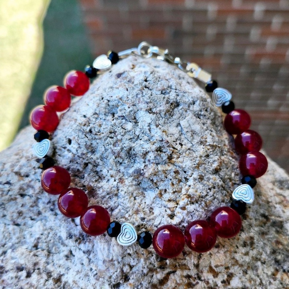 Chic Fuscia Jade  Beaded Bracelet with Heart Accents